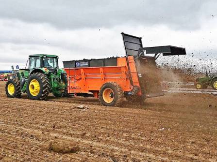 北源竖绞龙撒肥车内蒙古乌兰察布演示会