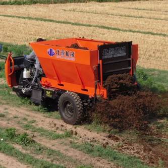 三轮自走式抛粪车